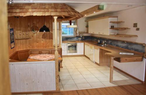 Saaldorf-Surheim Apartamento | Ferienwohnung Handweberei Huber