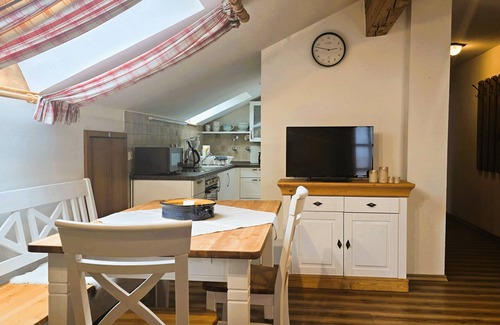 Eggstatt Apartamento | Ferienwohnung Hartsee, 80qm, 1 Schlafzimmer, Erker, Balkon
