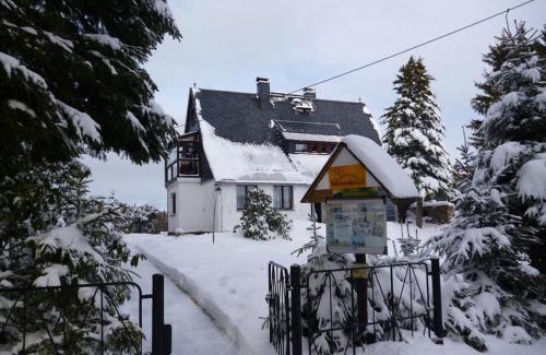 Baerenburg Apartamento | Ferienwohnung Haus Sonnenhügel