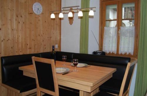 Grisons Apartamento | Ferienwohnung Hof Collet