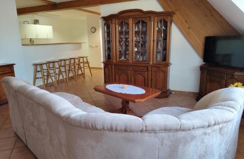Schoenwoelkau Apartamento | Ferienwohnung Hohenroda