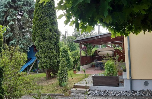 Lohsdorf Casa | Retiro lúdico en el jardín