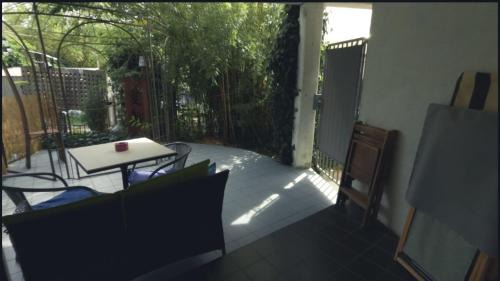 Worms Casa | Ferienwohnung Holl
