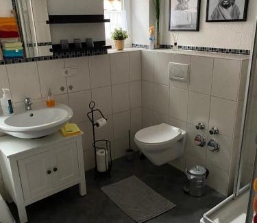 Bad Zwesten Apartamento | Ferienwohnung "Im alten Pfarrhaus"