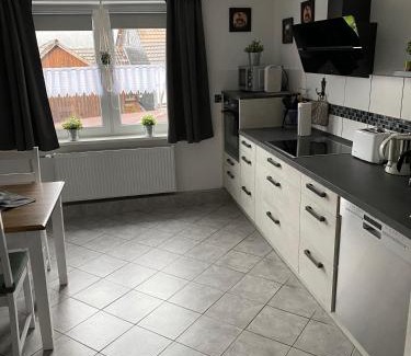 Bad Zwesten Apartamento | Ferienwohnung "Im alten Pfarrhaus"