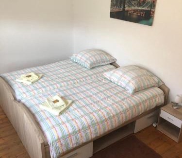 Nieder-Stoll Apartamento | Ferienwohnung Im Bachgrund