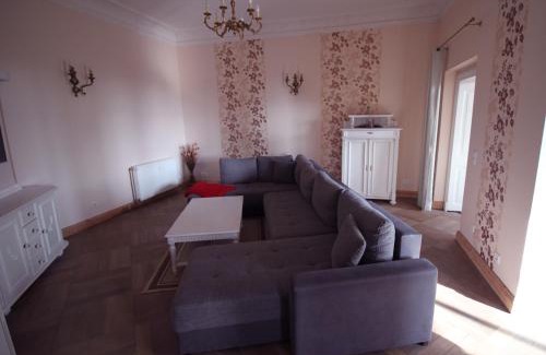 Prenzlau Apartamento | Ferienwohnung im Gutshaus Mühlhof