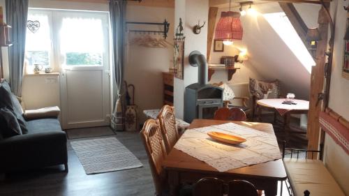Usseln Apartamento | Ferienwohnung im kleinen Landhaus