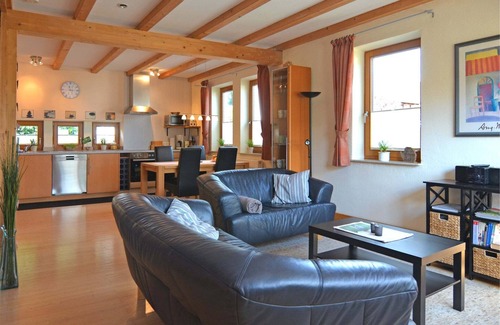 Eslohe Apartamento | Estancia soleada en el pintoresco Eslohe