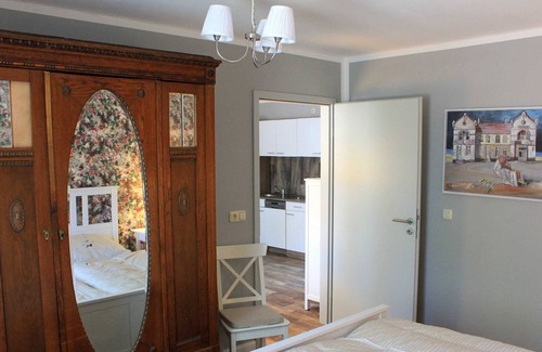 Bodstedt Apartamento | Ferienwohnung Irisgarten - Backstein Scheune Starkow bei Barth