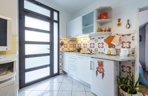 Gornji Kono Apartamento | Ferienwohnung Ivona Mit Terrasse Und Außendusche
