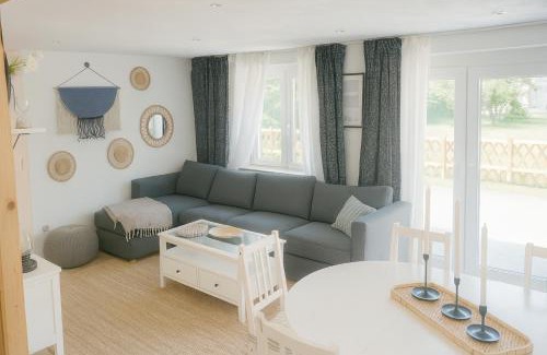 Luetow Apartamento | Ferienwohnung Jasmin - Achterwasser Findling