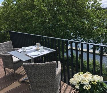 Holtenau Apartamento | Ferienwohnung Kiel - Kanalblick
