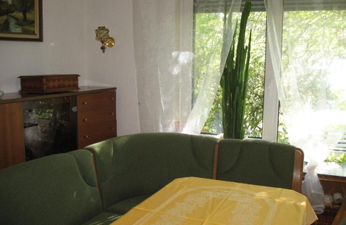 Neunkirchen Apartamento | Ferienwohnung Kirschblüte