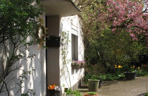 Neunkirchen Apartamento | Ferienwohnung Kirschblüte