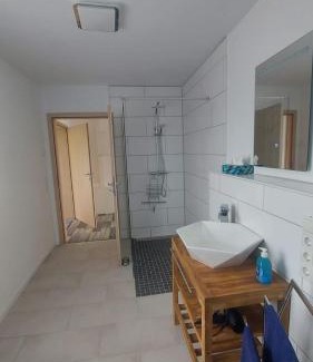 Neuharlingersiel Apartamento | Ferienwohnung Krabbe im Haus-Neuharlingersiel