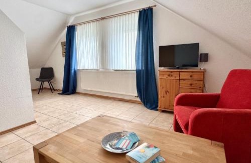 Esens Apartamento | Ferienwohnung Krabbe 2, Bensersiel, mit gemeinschaftlichen Garten