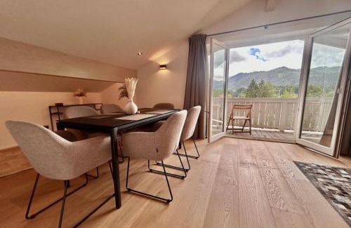 Schliersee Apartamento | Ferienwohnung "Krainsbergkogel" - Edles Dachgeschossapartment mit Bergblick