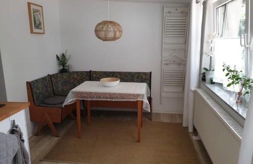 Ottersleben Casa | Ferienwohnung Lindenhof, zentrumsnah mit Terrasse und Grillmöglichkeit