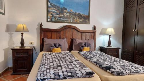 El Guincho Apartamento | Ferienwohnung mit kleiner Innenhof-Terrasse im mediterranen Stil