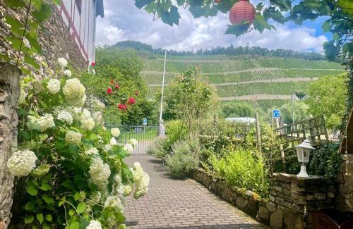 Brauneberg Apartamento | Ferienwohnung Minnies-Schiefertraum