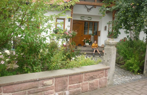 Oberthulba Apartamento | Ferienwohnung mit Überdachter Pergola und Großer Terrasse