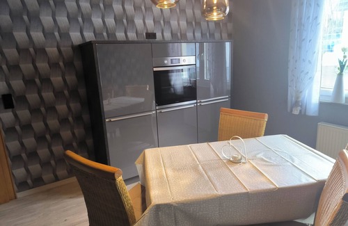 Brilon Apartamento | Ferienwohnung mit 65qm, 2 Schlafzimmer, 1 Wohn- und Schlafraum, max für 4 Personen