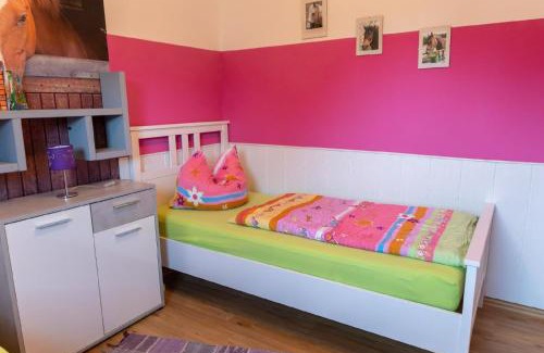 Weissenstadt Apartamento | Ferienwohnung Mit Balkon Und Zwei Schlafzimmern