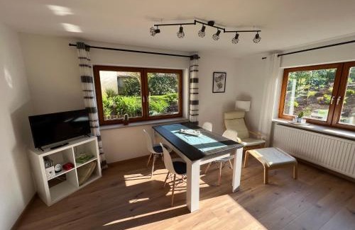 Wilhelmsdorf Apartamento | Ferienwohnung mit Gartenblick