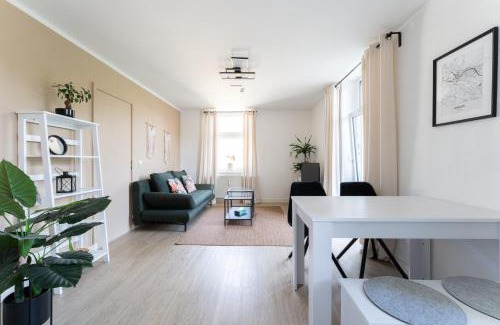 Striesen Apartamento | Ferienwohnung mit Parkplatz & Balkon nahe Elbe