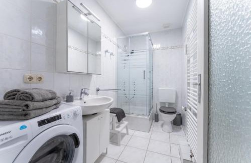 Striesen Apartamento | Ferienwohnung mit Parkplatz & Balkon nahe Elbe