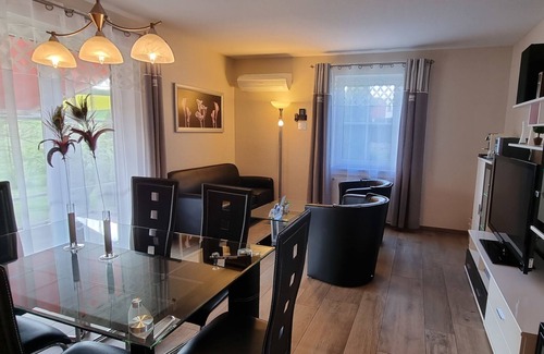 Oberthulba Apartamento | Ferienwohnung mit Terrasse und Privatem Eingang