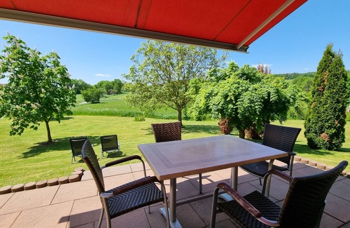 Oberthulba Apartamento | Ferienwohnung mit Terrasse und Privatem Eingang