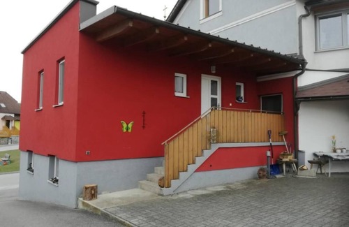 Nohagen Apartamento | Ferienwohnung mit Terrasse und Geräumigem Wohn-schlafraum