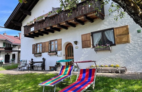 Obergrainau Apartamento | Ferienwohnung mit Tollen Bergblick. Haustierfreundlich!