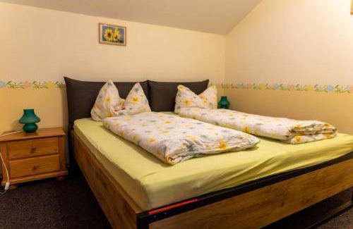 Weissenstadt Apartamento | Ferienwohnung Mit Zwei Schlafzimmern Und Balkon