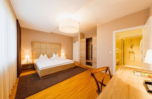 Feldbach Casa | Ferienwohnung - Pfeilers Bürgerstüberl und Hotel