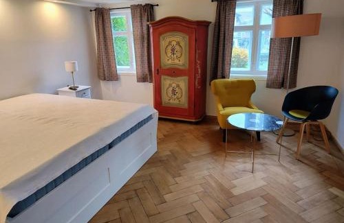 Oberstaufen Apartamento | Ferienwohnung RESL - geschmackvoll renoviert & zentral im historischen Schindelhaus