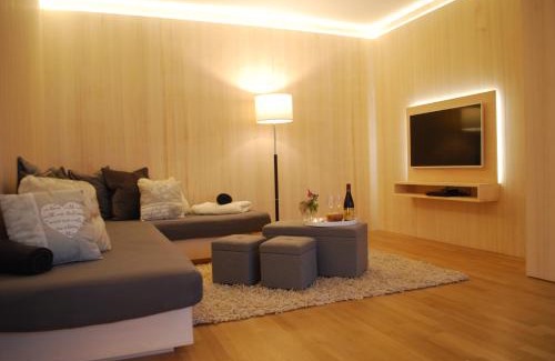 Toster Apartamento | Ferienwohnung Rheintal