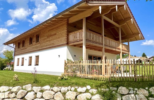 Siegsdorf Apartamento | Ferienwohnung Rosalie, 100m², 2 Schlafzi
