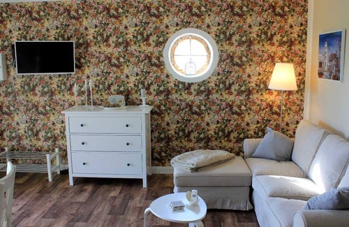 Bodstedt Apartamento | Ferienwohnung Rosengarten - Backstein Scheune Starkow bei Barth