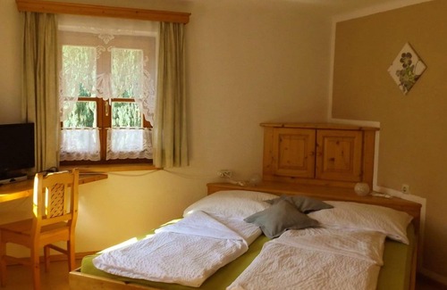 Nussdorf am Attersee Otro | Ferienwohnung Seeblick EG - Gasthof Steinbichler - Most- und Wildbauernhof Groiss