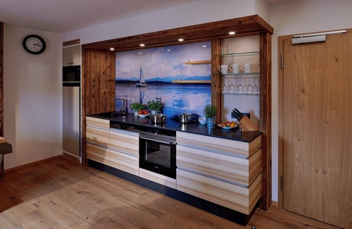 Chieming Apartamento | Ferienwohnung Segelboot, 1-4pers., 2 Sep. SZ, 1.og, Balkon mit Chiemseeblick