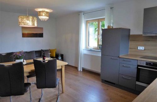 Michelsneukirchen Apartamento | Ferienwohnung Sonnenplatzl