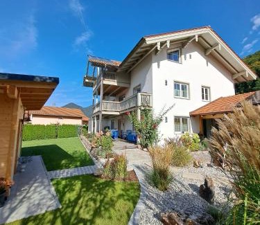 Sankt Valentin Apartamento | Ferienwohnung Sonnenplatzl Reiter inkl. Chiemgaukarte