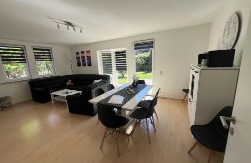 Uelzen Apartamento | Ferienwohnung Sonnenschein Garten