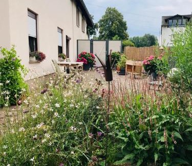 Saarwellingen Apartamento | Ferienwohnung Suzanne mit Außenbereich