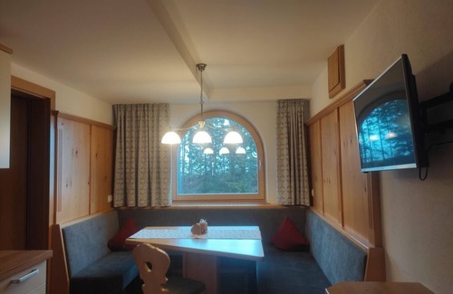 Wenns Apartamento | Ferienwohnung Tschirgant - Ferienwohnungen Lechthaler