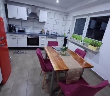 Hinterweidenthal Apartamento | Ferienwohnung Unterm Rappenfels