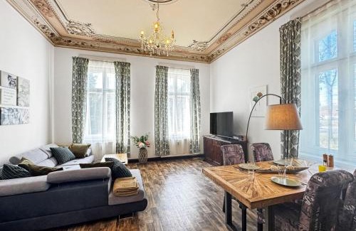 Herzberg Apartamento | Ferienwohnung Villa Nieske - Jugendstil Denkmal, free WLAN & Parken, Self Check-In, Smart-TV
